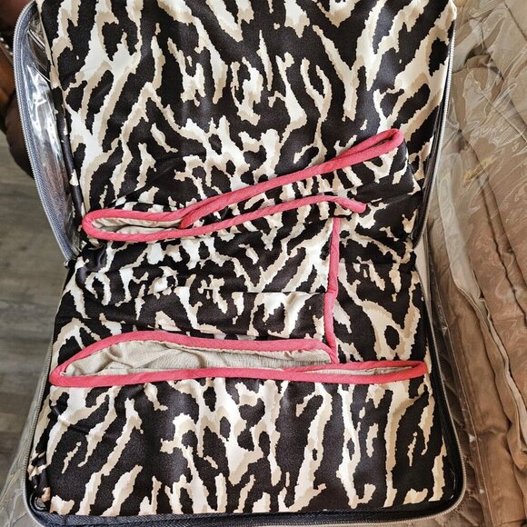 NIP Vince Camuto Key Biscayne Euro Shams 26" x 26" Animal Print - Picture 4 of 5